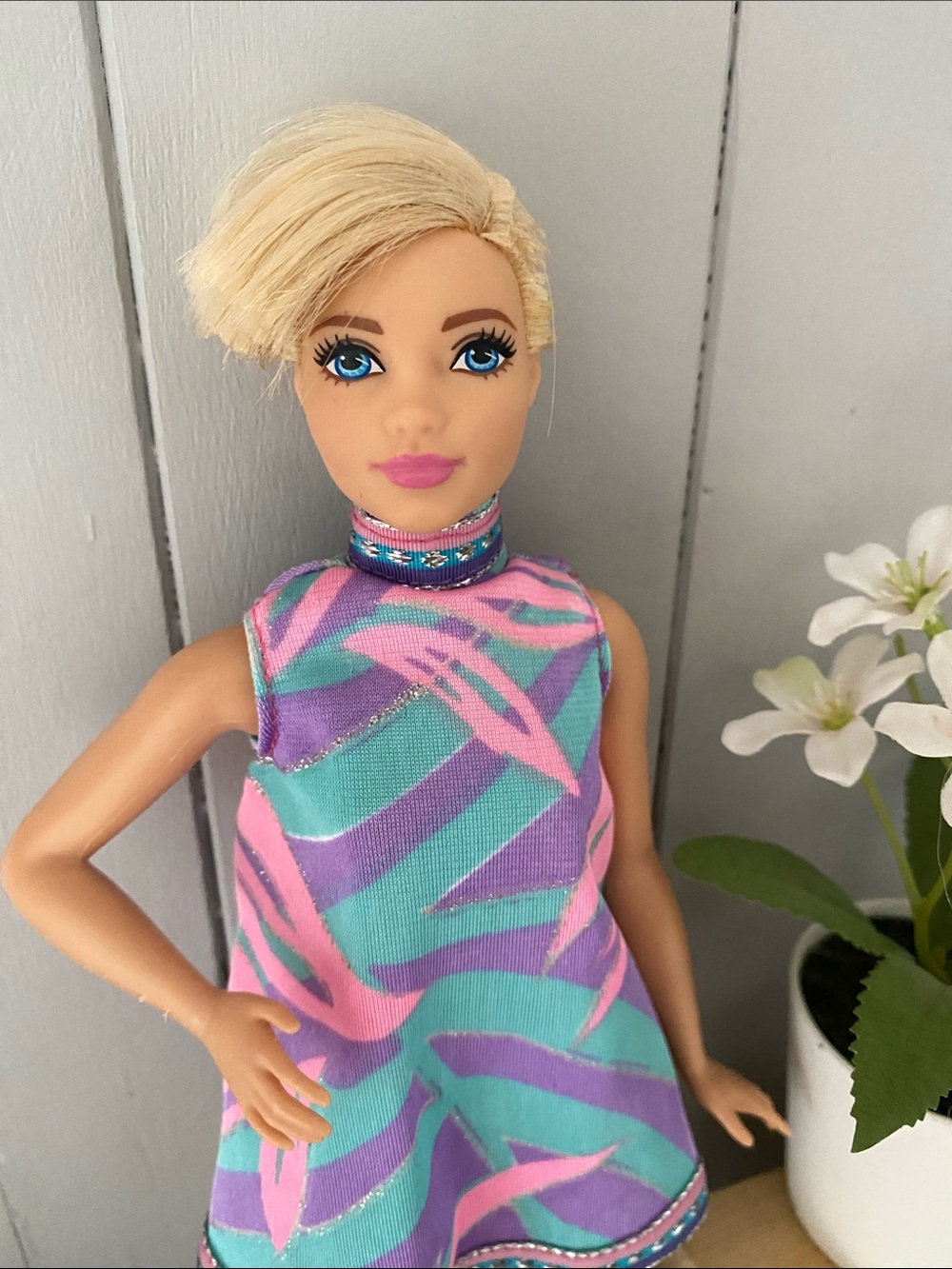 2015 Mattel Barbie Doll Fashionista Blonde Shaved Short Hair